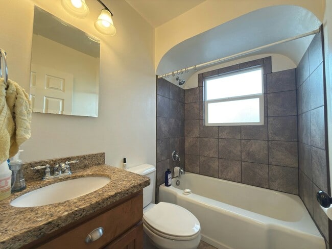 Building Photo - 240 S Main St