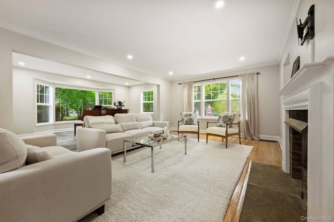 Building Photo - 790 Hardscrabble Rd