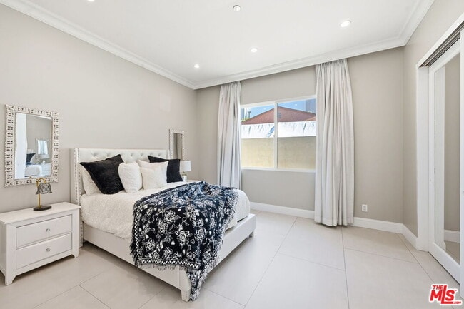 Building Photo - 12419 Erwin St