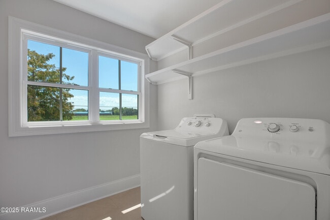 Building Photo - 424 Eraste Landry Rd