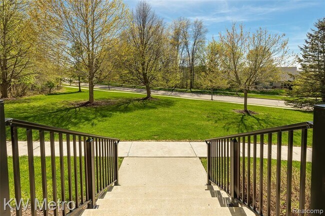 Building Photo - 788 Eagle Dr