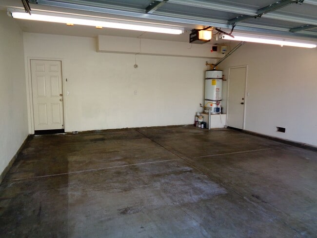 Building Photo - 1551 N Poconos Cir
