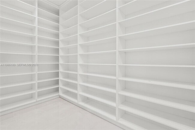 Building Photo - 519 Alhambra Cir