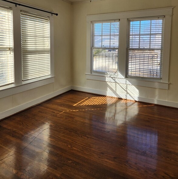 Building Photo - 529 10th Ct S