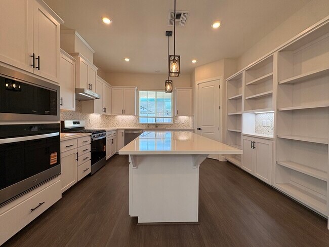 Building Photo - Beautiful 3 Bedroom NEW JMC home for rent in West Roseville!