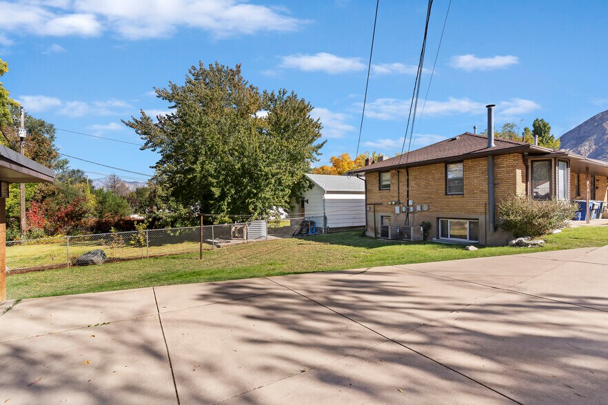 Building Photo - 3371 Quincy Ave