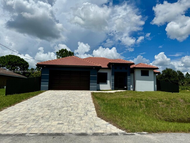 Building Photo - 3200 31