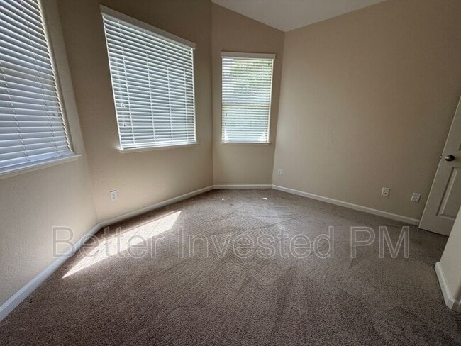 Building Photo - 1743 Waltzer Rd