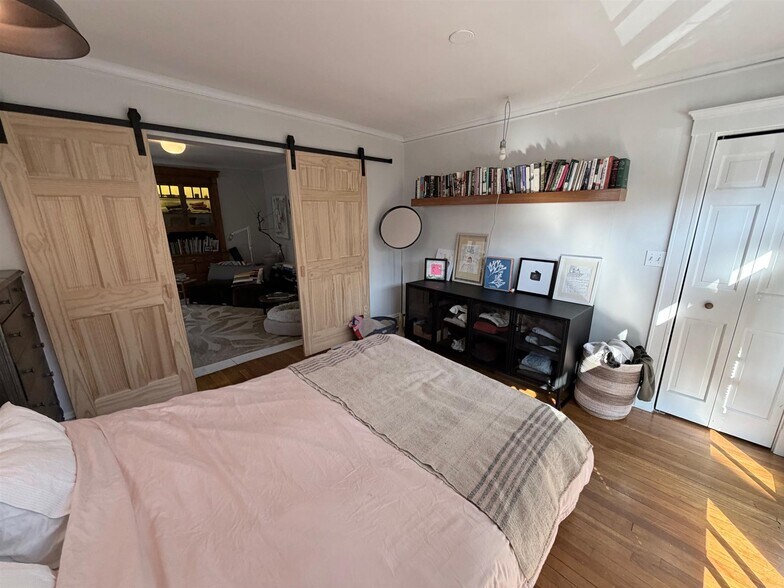 Building Photo - 138 Larch Rd