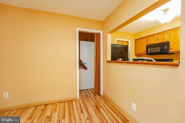Building Photo - 254 Vail Ct