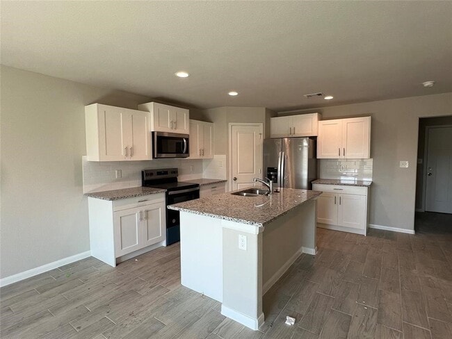 Building Photo - 9006 Intervale St