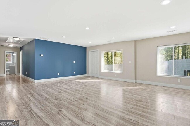 Building Photo - 1735 Carter Cir