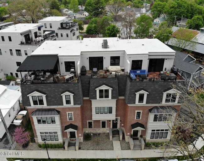 Building Photo - 18 C Cherry St