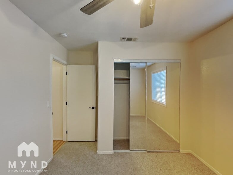 Building Photo - 1757 W Ray Ln