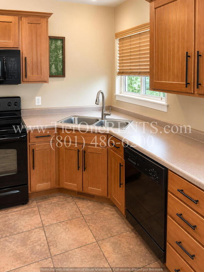 Building Photo - This property offers a NO DEPOSIT option available for qualified renters!