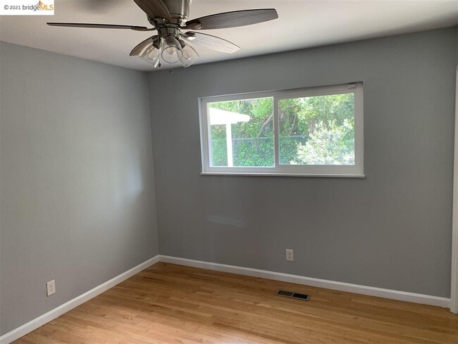 Building Photo - 1801 Sereno Dr