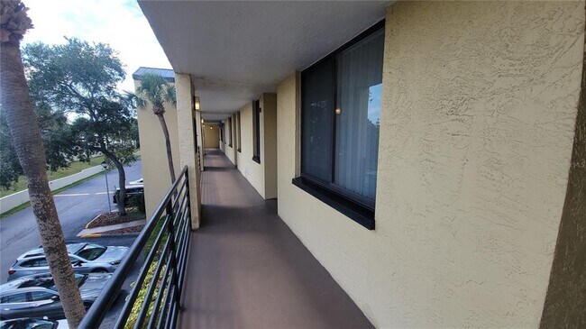 Building Photo - 2424 W Tampa Cir