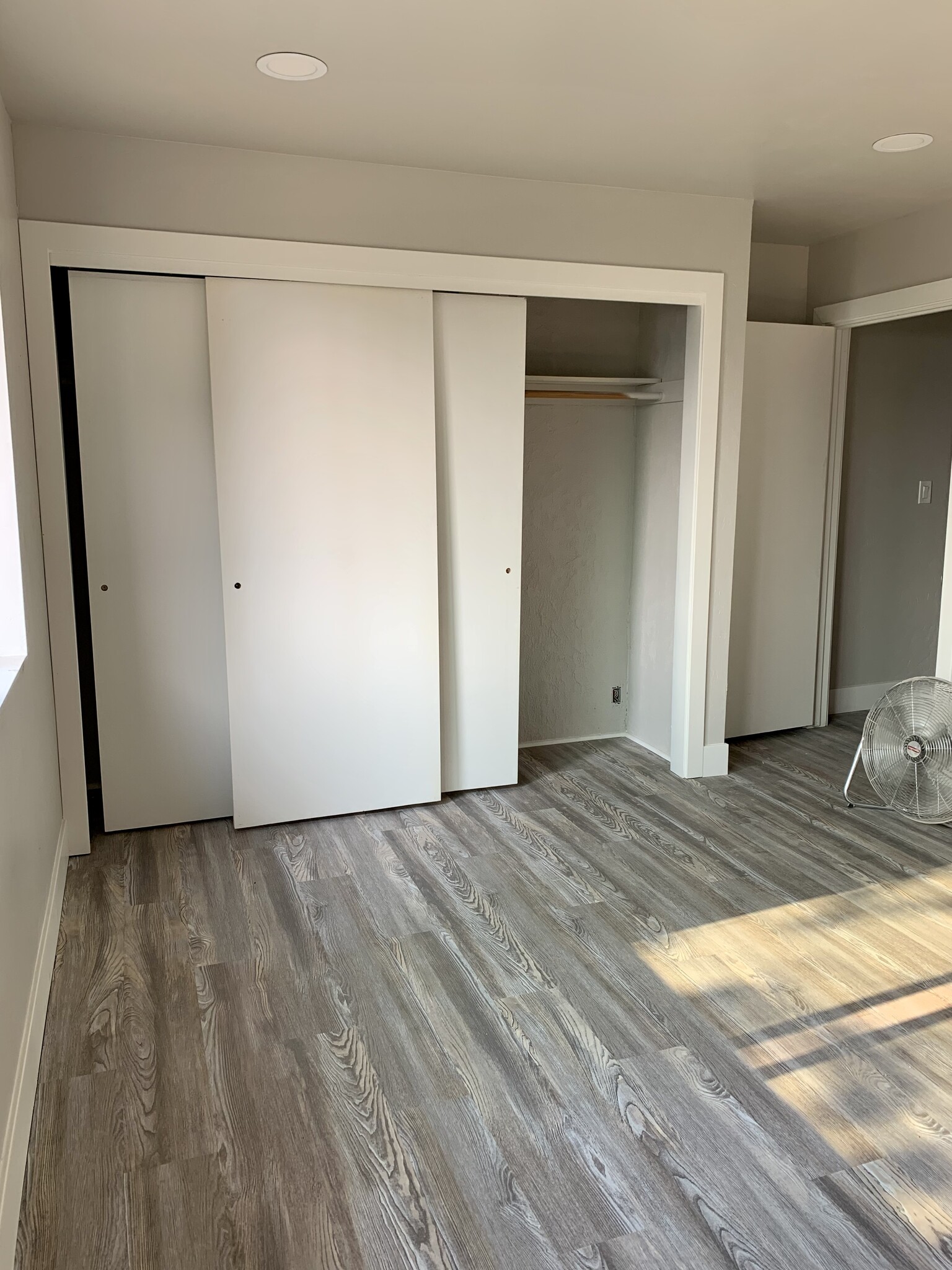 2nd Bedroom, spacious closet - 3677 Lakeshore Blvd