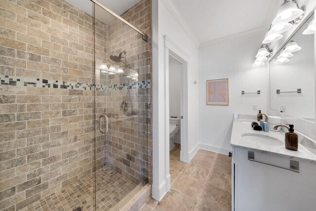 Building Photo - 49 Pleasant St