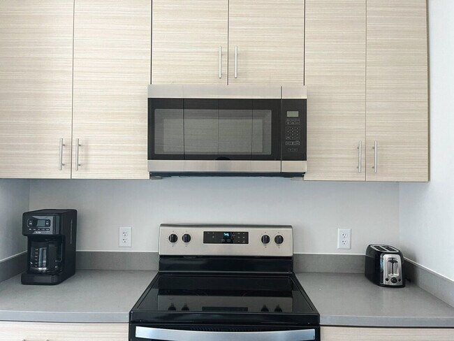 Building Photo - 2530 University Ave