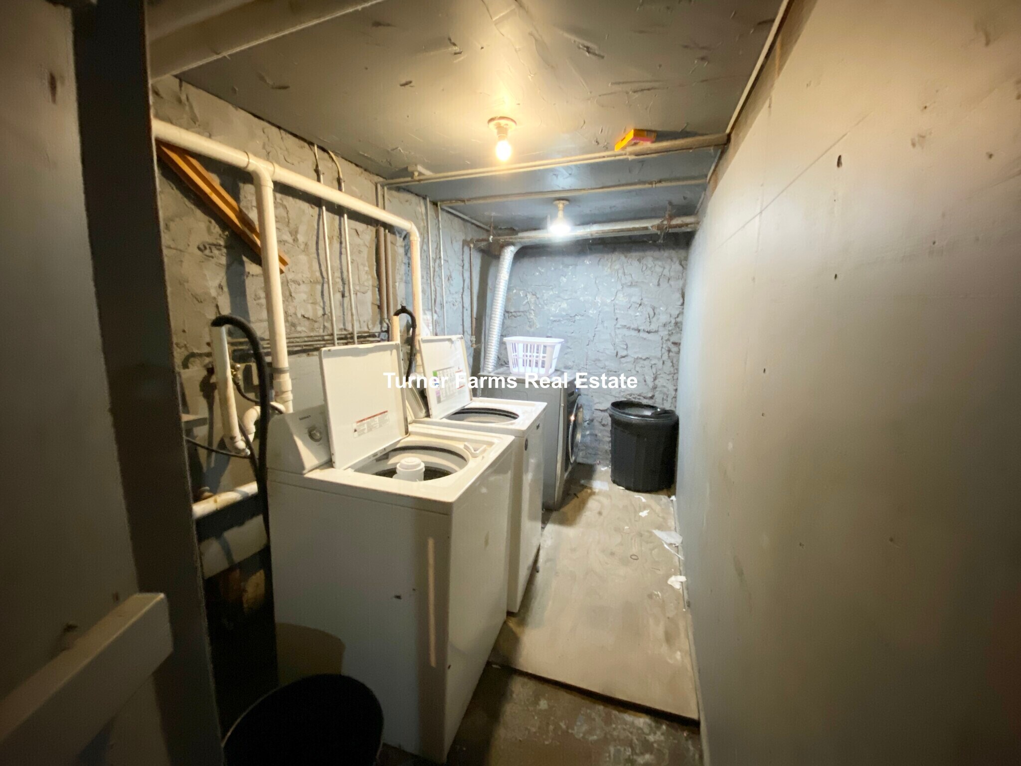 Building Photo - 8 Eldora St