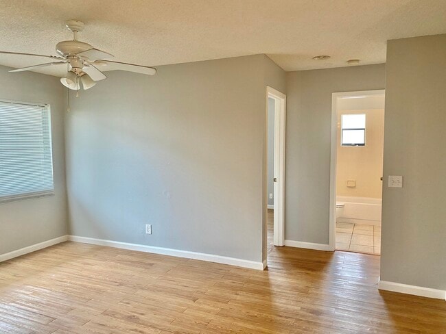 Building Photo - 5330 Elmhurst Rd