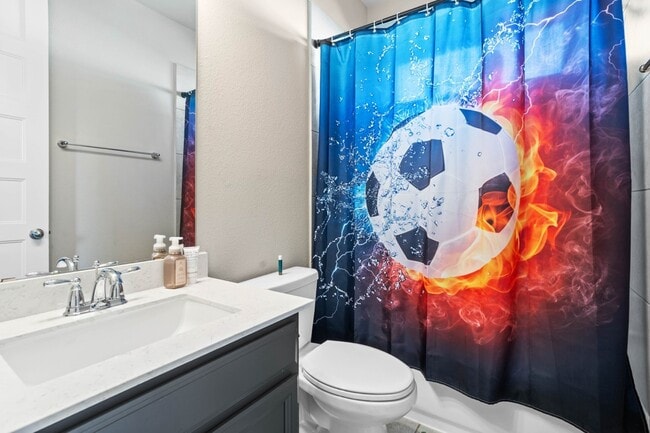 Building Photo - 2210 Bristlegrass Dr