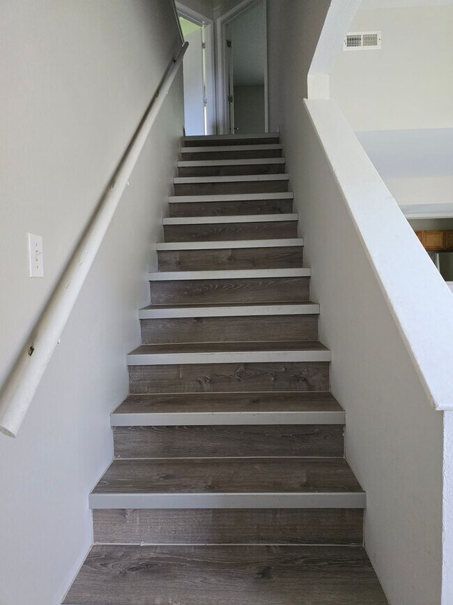 Building Photo - 1505-1507 Greensboro Dr