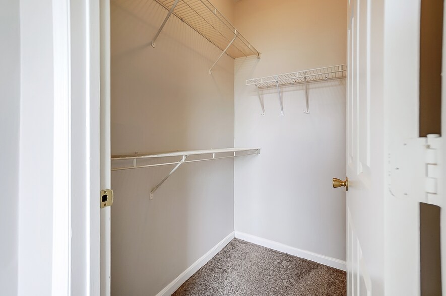 Delaware Crossing Apartments 1800 Brentwood Ln Independence KY 41051 Apartment Finder