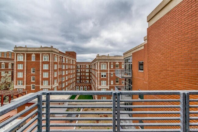 Building Photo - 9 N Euclid Ave
