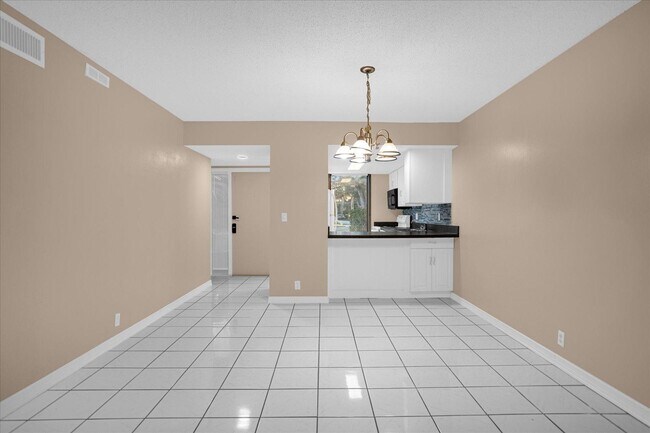 Building Photo - 411 Sheoah Blvd