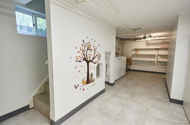 Building Photo - 14 Redbrook Rd