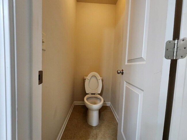 Building Photo - 229 Privet Cir
