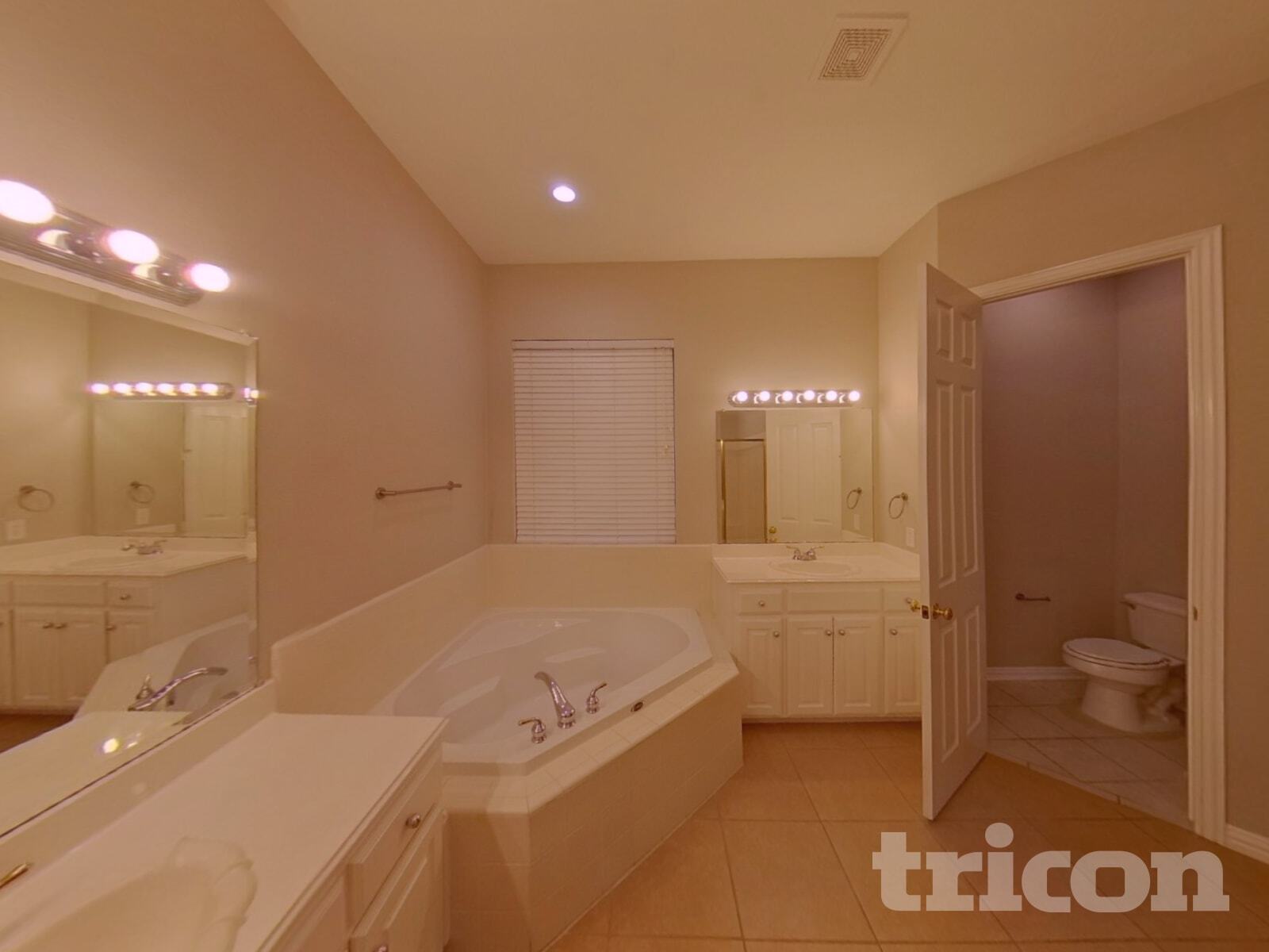 Building Photo - 1980 Creekside Dr