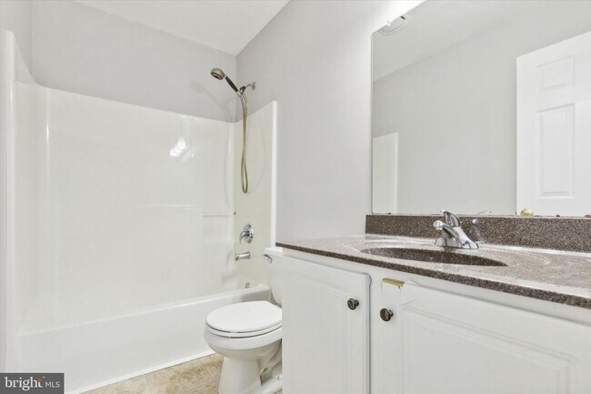 Building Photo - 125 Vernon Ct