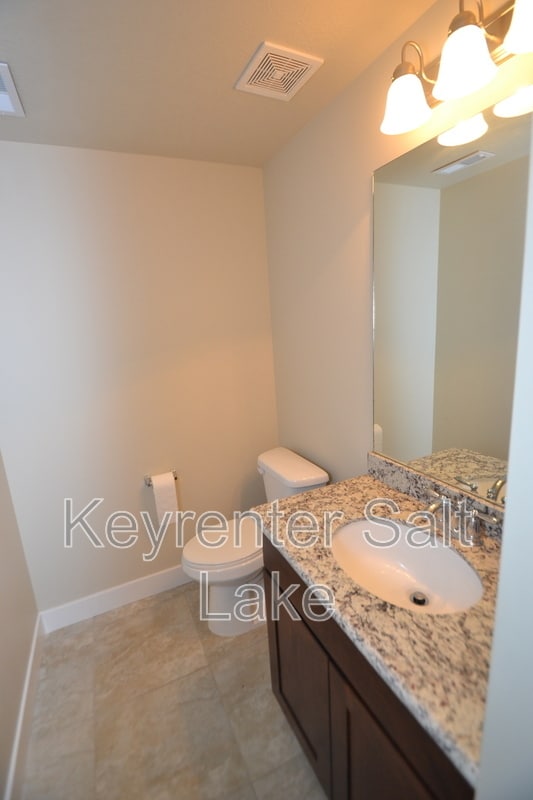 Building Photo - 1867 Trail Heights Dr