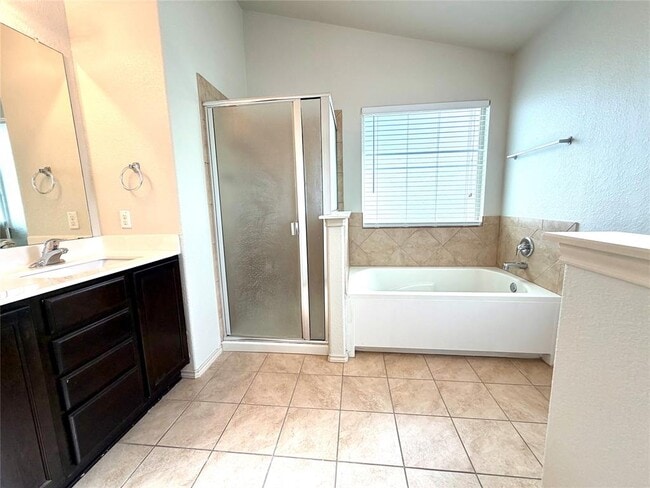 Building Photo - 500 Obsidian Ln