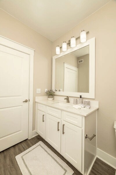 Building Photo - Reduced Rates + 1 MONTH FREE – Lease Now &...