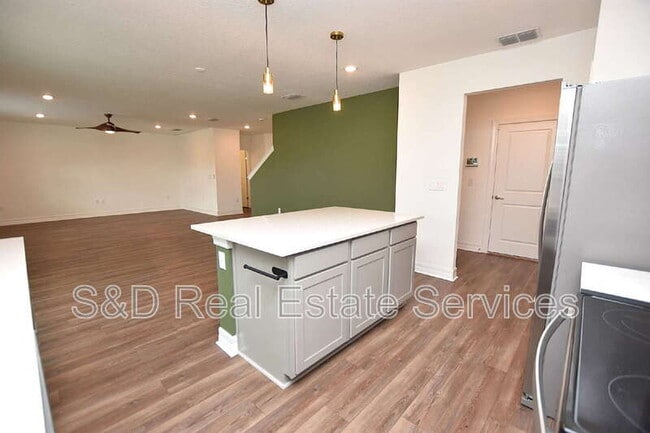 Building Photo - 3857 Capri Coast Dr