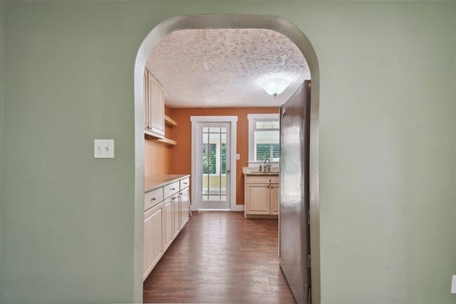 Building Photo - 1925 52nd St S