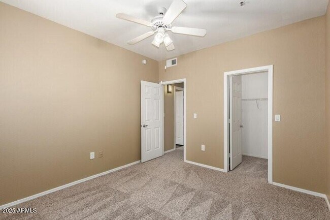 Building Photo - 11375 E Sahuaro Dr