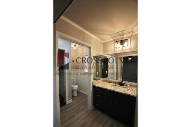 Building Photo - Recently remodeled South Tyler Home with Mother in Law Suite