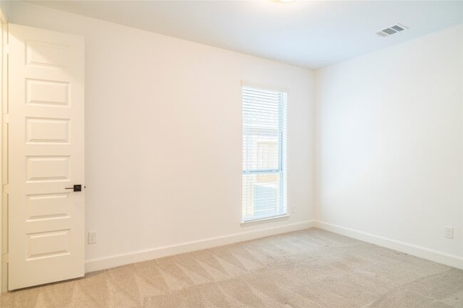 Building Photo - 29856 Smoky Ridge Rd