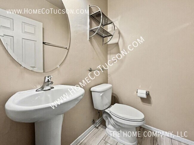 Building Photo - 2808 N Silkie Pl