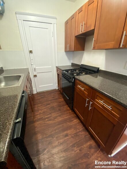 Building Photo - 1167 Boylston St