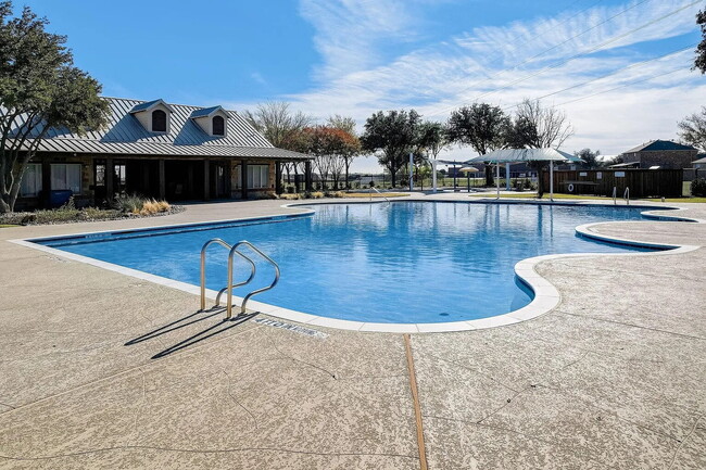 Building Photo - Love Where You Live Starts Right Here!