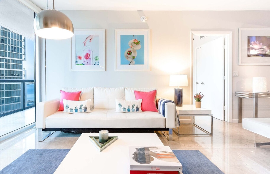 Building Photo - 485 Brickell Ave