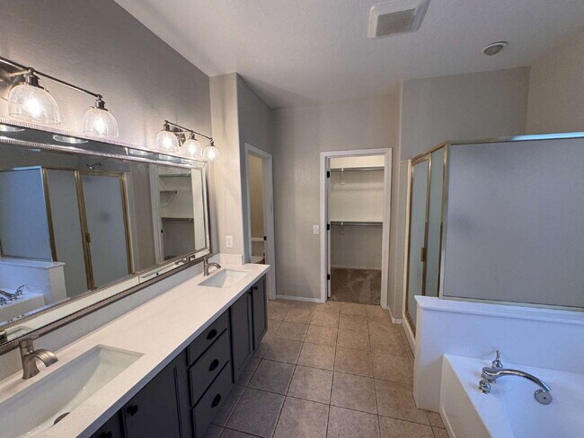 Building Photo - 30031 N Little Leaf Dr