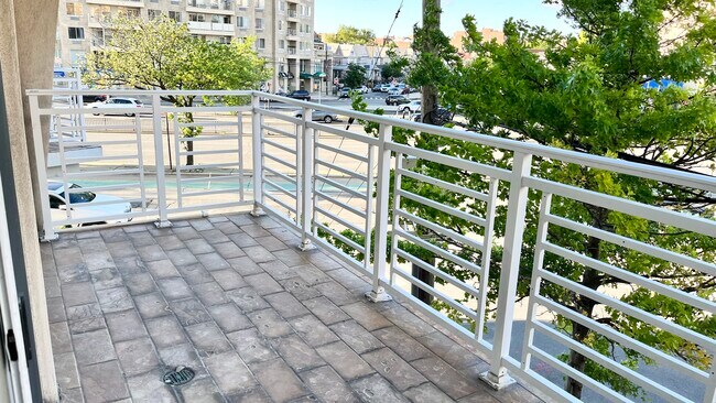 Balcony - 8114 Queens Blvd