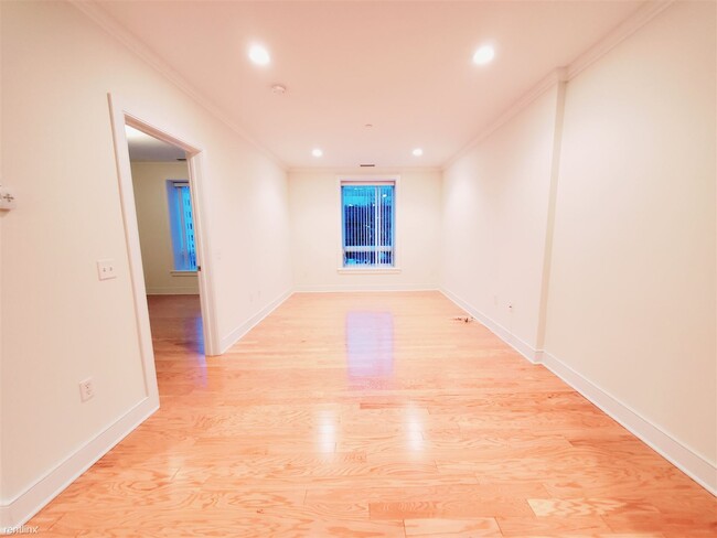 Building Photo - 1 br, 1 bath Condo - 485 Summer St 305